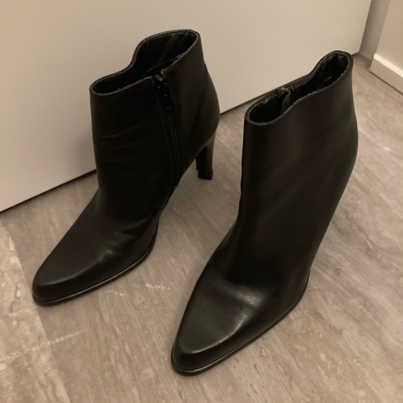 Sleek Nine West Stiletto Booties - Picture 3 of 3